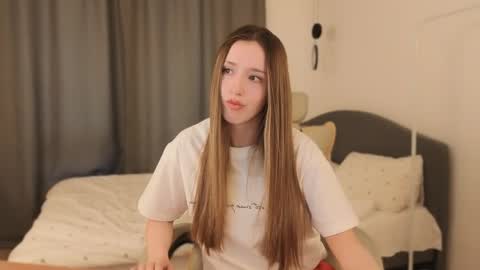 Snapshot of ssurf_time chatting on 05-26-26, 05:14 Chloe online show from 05-26-26, 05:14