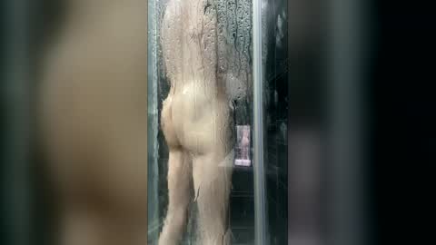 Snapshot of st0ney00123 chatting on 12-21-25, 04:14 Hard all day online show from 12-21-25, 04:14