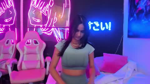 staarlightt online show from 02-10-26, 12:15