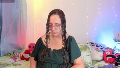 Snapshot of stacy_millerr chatting on 07-07-26, 12:42 Stacy Boobs online show from 07-07-26, 12:42