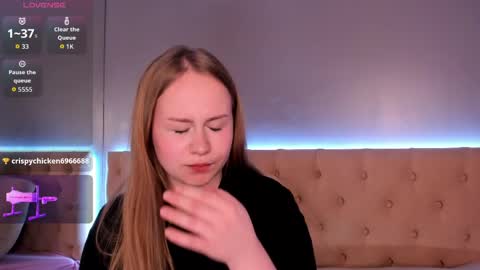 Snapshot of stacy_moorexx chatting on 05-08-26, 09:09 STACY online show from 05-08-26, 09:09