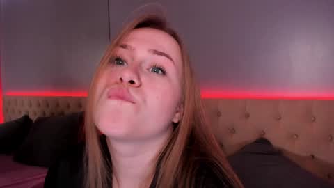 Snapshot of stacy_moorexx chatting on 05-25-26, 08:48 STACY online show from 05-25-26, 08:48
