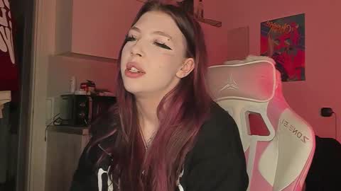 Snapshot of stacy_quinst chatting on 10-26-25, 03:51 Stacy online show from 10-26-25, 03:51