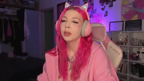 Snapshot of stacy_quinst chatting on 07-17-26, 05:40 Stacy online show from 07-17-26, 05:40