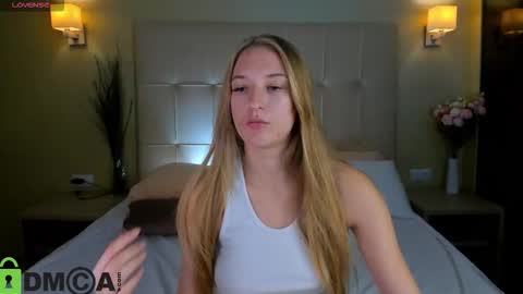 Stacy Mon Tue Wed Thu Fri Sun GMT GMT 3 1000am - 0400pm  online show from 09-19-25, 09:11