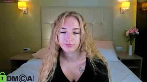 Stacy Mon Tue Wed Thu Fri Sun GMT GMT 3 1000am - 0400pm  online show from 09-24-25, 07:55