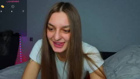 Snapshot of stacy_sexylips chatting on 08-09-26, 09:09 Sexy lips online show from 08-09-26, 09:09