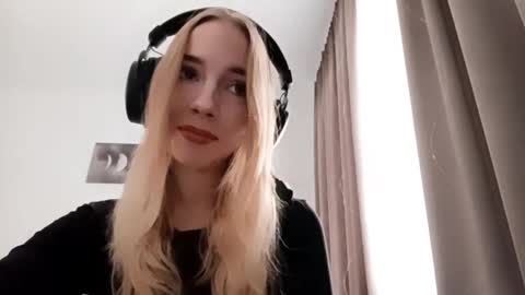 Snapshot of stacyscholle chatting on 02-07-26, 06:39 Mila online show from 02-07-26, 06:39