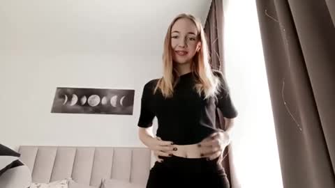 Snapshot of stacyscholle chatting on 02-25-26, 06:12 Mila online show from 02-25-26, 06:12