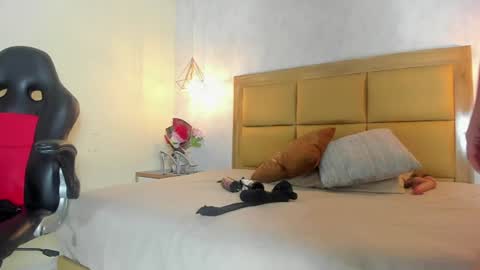 Snapshot of staisyotis chatting on 06-11-26, 03:48 KEIMI online show from 06-11-26, 03:48