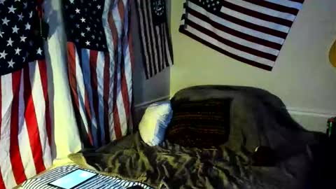Snapshot of staloney21 chatting on 11-30-25, 10:19 staloney online show from 11-30-25, 10:19