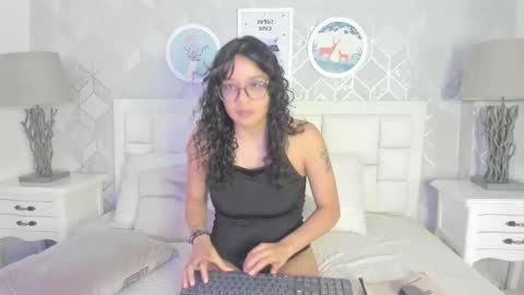 Snapshot of star_angel_ chatting on 02-28-26, 12:50 star angel online show from 02-28-26, 12:50