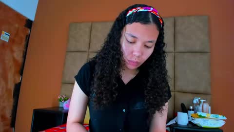 Estrella online show from 02-05-25, 04:36