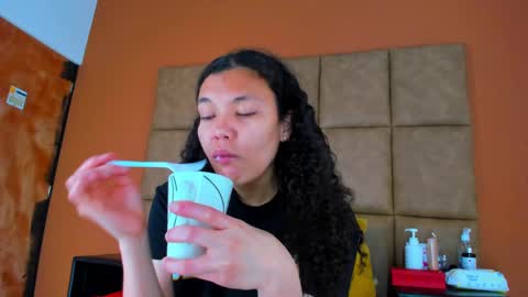 Estrella online show from 02-06-25, 11:54