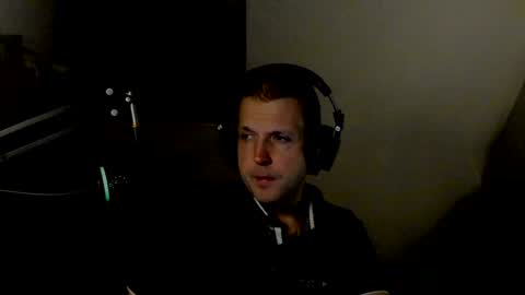 Snapshot of starlight1987 chatting on 01-01-25, 04:39 Adam online show from 01-01-25, 04:39