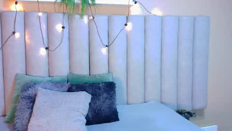 Snapshot of starrmoon__ chatting on 06-06-26, 03:00 M O O N online show from 06-06-26, 03:00