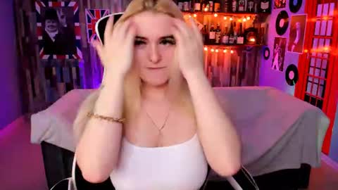 Snapshot of stef_nicks chatting on 06-10-26, 05:07 stef_nicks online show from 06-10-26, 05:07