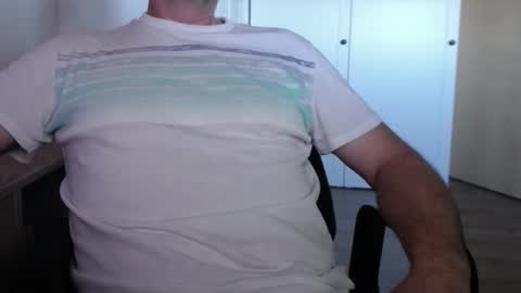 Snapshot of stefan2580 chatting on 12-25-24, 01:41 Stefan online show from 12-25-24, 01:41