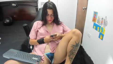 julieth-cancer online show from 09-17-25, 01:51