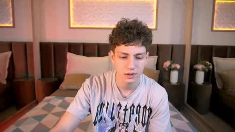 Esrefan online show from 02-10-26, 07:18