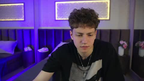 Esrefan online show from 03-27-26, 07:46