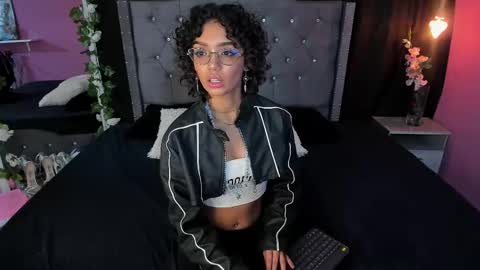 Stefania  online show from 03-10-25, 03:34