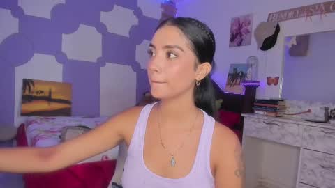 Im MiaIts my first day here  online show from 03-02-25, 07:56