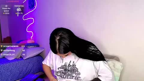 Im MiaIts my first day here  online show from 06-04-26, 01:00