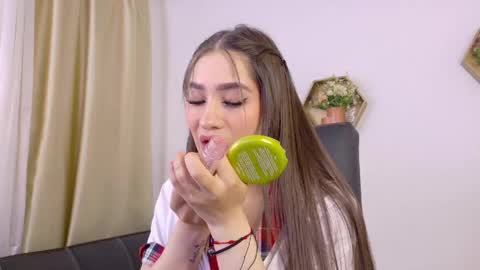 stefannycipriani_ online show from 05-11-26, 04:04