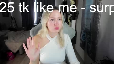 stefany_and_bettany online show from 04-24-26, 12:07