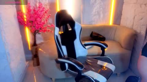 Snapshot of stefany_tx chatting on 03-11-26, 08:59 Online 800 to 1400 online show from 03-11-26, 08:59