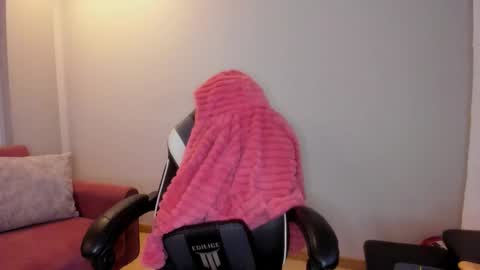 Stefany Bratz online show from 02-05-26, 02:27