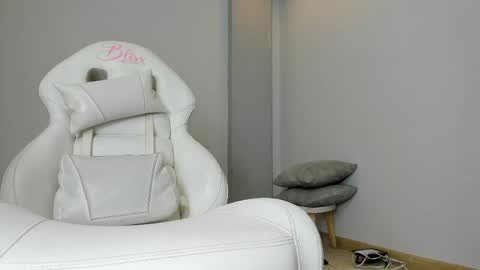 Stefany Bratz online show from 04-13-26, 03:12