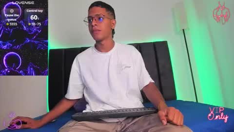 Snapshot of stella_drake chatting on 02-15-26, 01:41 Drake online show from 02-15-26, 01:41