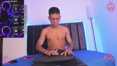 Snapshot of stella_drake chatting on 02-18-26, 02:02 Drake online show from 02-18-26, 02:02