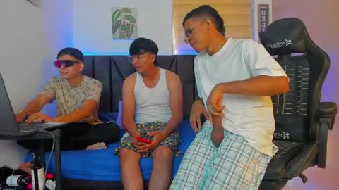 Snapshot of stella_drake chatting on 02-26-26, 02:49 Drake online show from 02-26-26, 02:49