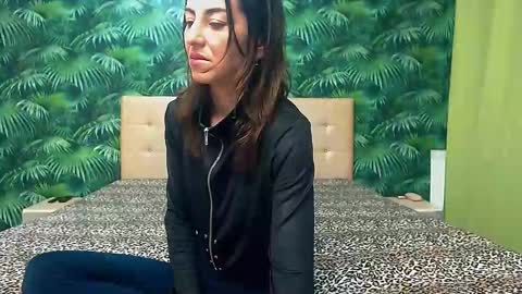 Snapshot of stella_john chatting on 01-03-25, 05:50 Stella John online show from 01-03-25, 05:50