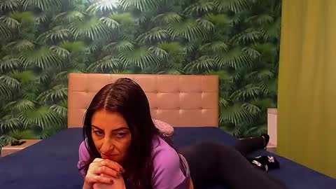 Snapshot of stella_john chatting on 01-04-25, 08:39 Stella John online show from 01-04-25, 08:39