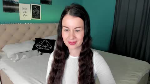 Snapshot of stella_leonn chatting on 09-26-25, 02:04 stella online show from 09-26-25, 02:04
