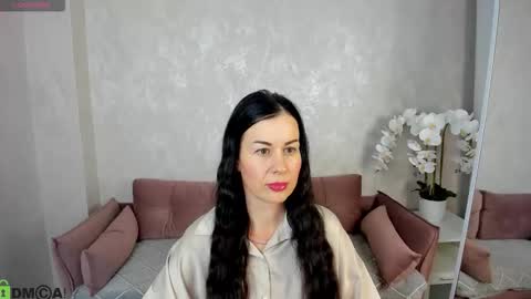 Snapshot of stella_leonn chatting on 10-01-25, 01:55 stella online show from 10-01-25, 01:55