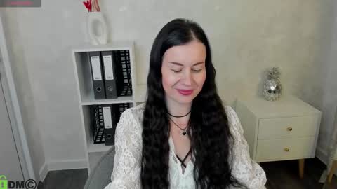 Snapshot of stella_leonn chatting on 10-15-25, 01:17 stella online show from 10-15-25, 01:17