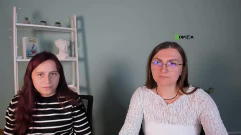 Snapshot of stella_red chatting on 11-14-25, 01:32 stella_red online show from 11-14-25, 01:32