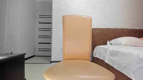 stella_walters online show from 10-10-25, 09:36