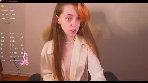 Snapshot of stellamontis chatting on 06-15-26, 03:31 Stella online show from 06-15-26, 03:31