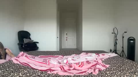 stellapearl online show from 09-09-25, 03:11