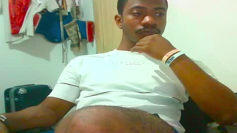 Snapshot of stemanlu9 chatting on 01-21-25, 03:15 Steman online show from 01-21-25, 03:15