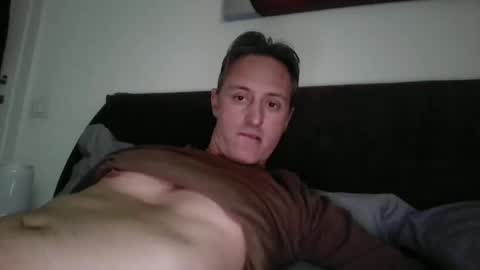 Snapshot of sten015 chatting on 03-12-25, 03:07 sten015 online show from 03-12-25, 03:07