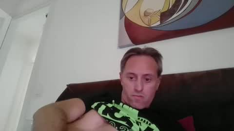 Snapshot of sten015 chatting on 09-30-25, 12:43 sten015 online show from 09-30-25, 12:43