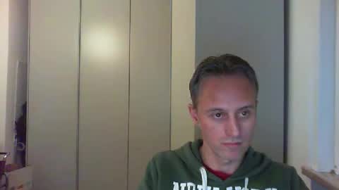 Snapshot of sten015 chatting on 11-17-25, 04:35 sten015 online show from 11-17-25, 04:35