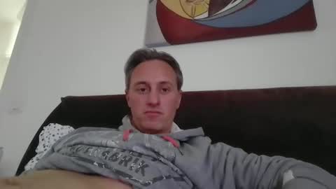Snapshot of sten015 chatting on 03-17-26, 02:42 sten015 online show from 03-17-26, 02:42